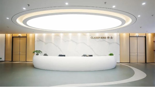 在設(shè)計和裝飾辦公室時，您如何融入這些元素？